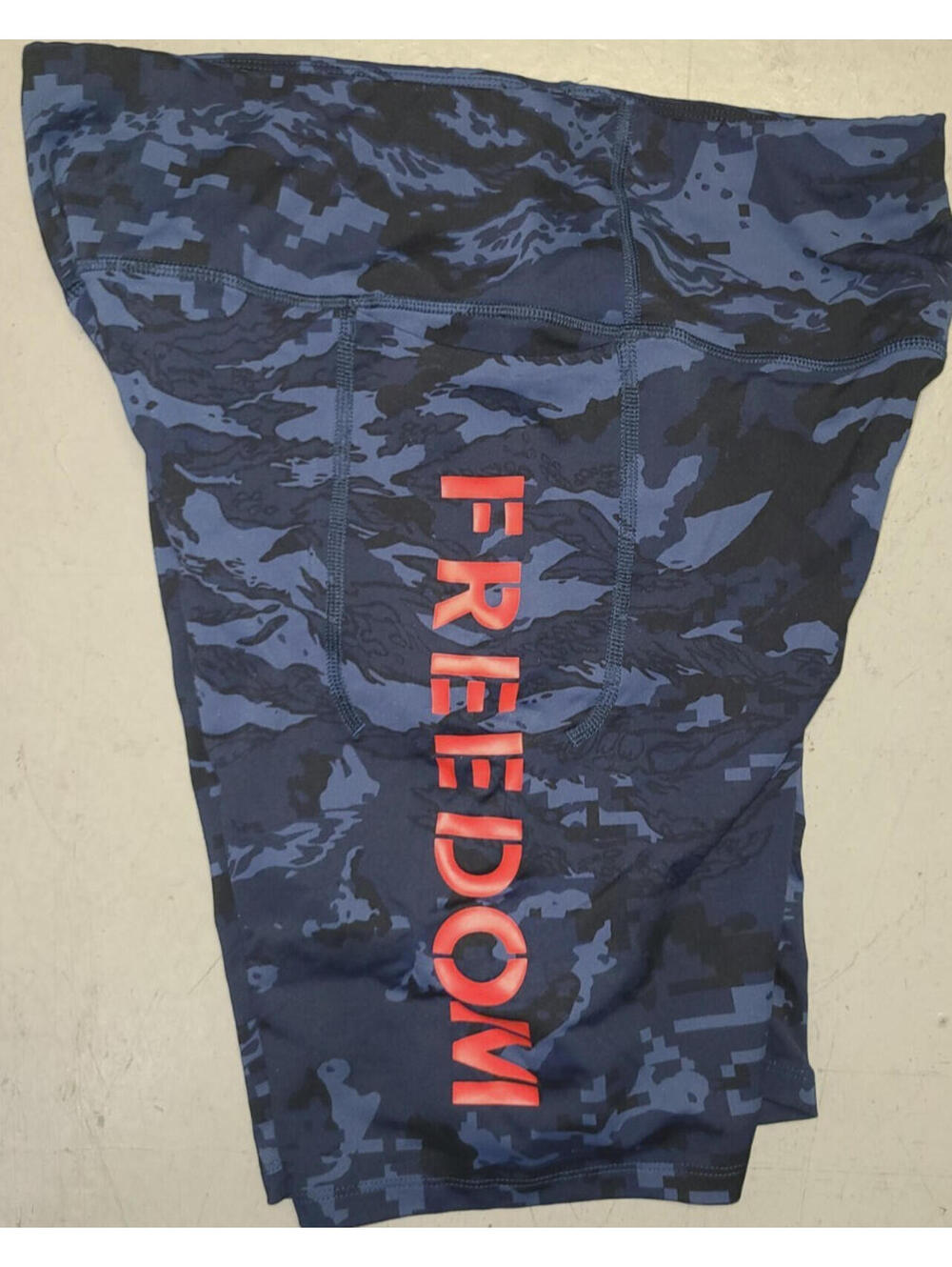 Limited Edition Under Armour FREEDOM Running Workout Shorts Size LG